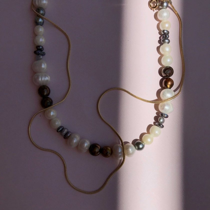 041 - collar de mix de perlas naturales de cultivo de rio combinada con cadena fina